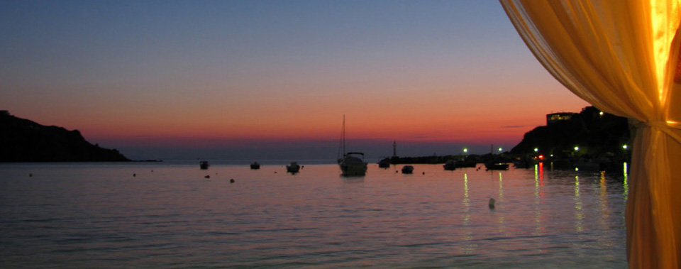 We offer a choice of comfortable rooms and great rates